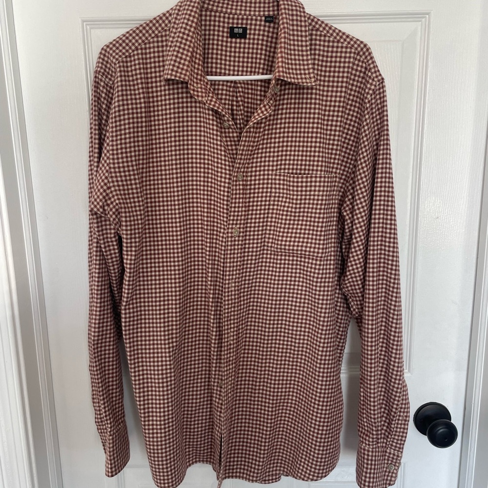 Uniqlo Men's Checkered Button Down Shirt